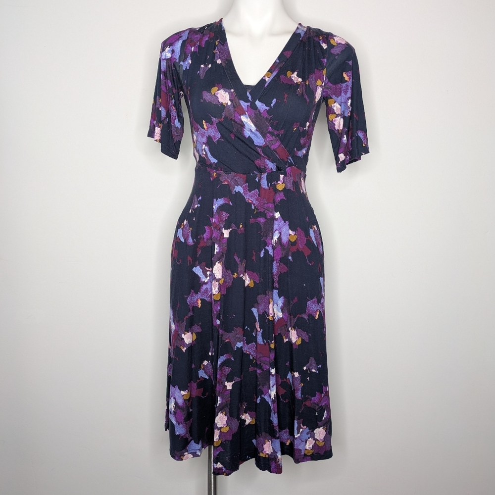 Latched Mama Purple Yellow V Neck Short Sleeve Nursing Dress Xs